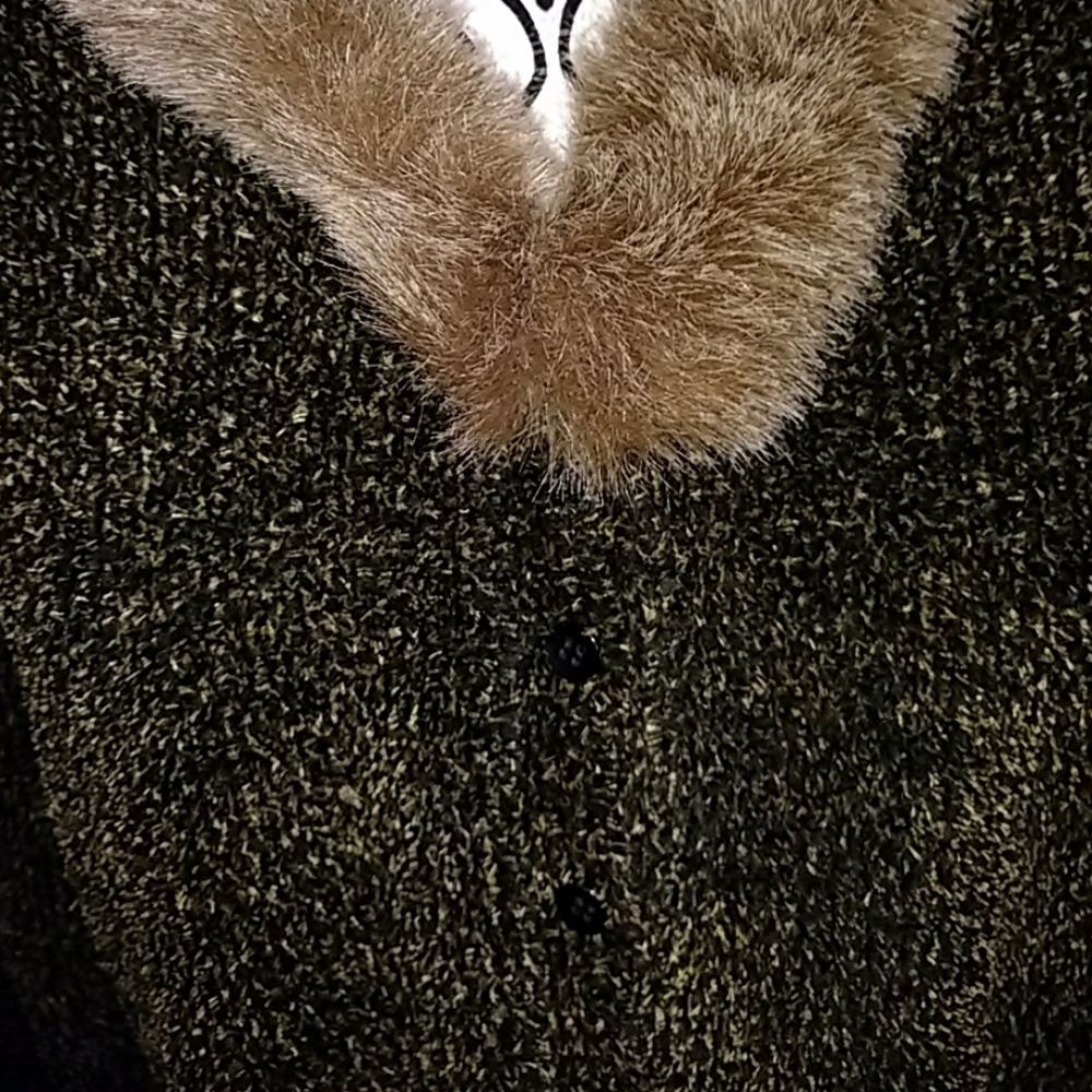 Sweater - Picture 2 of 4